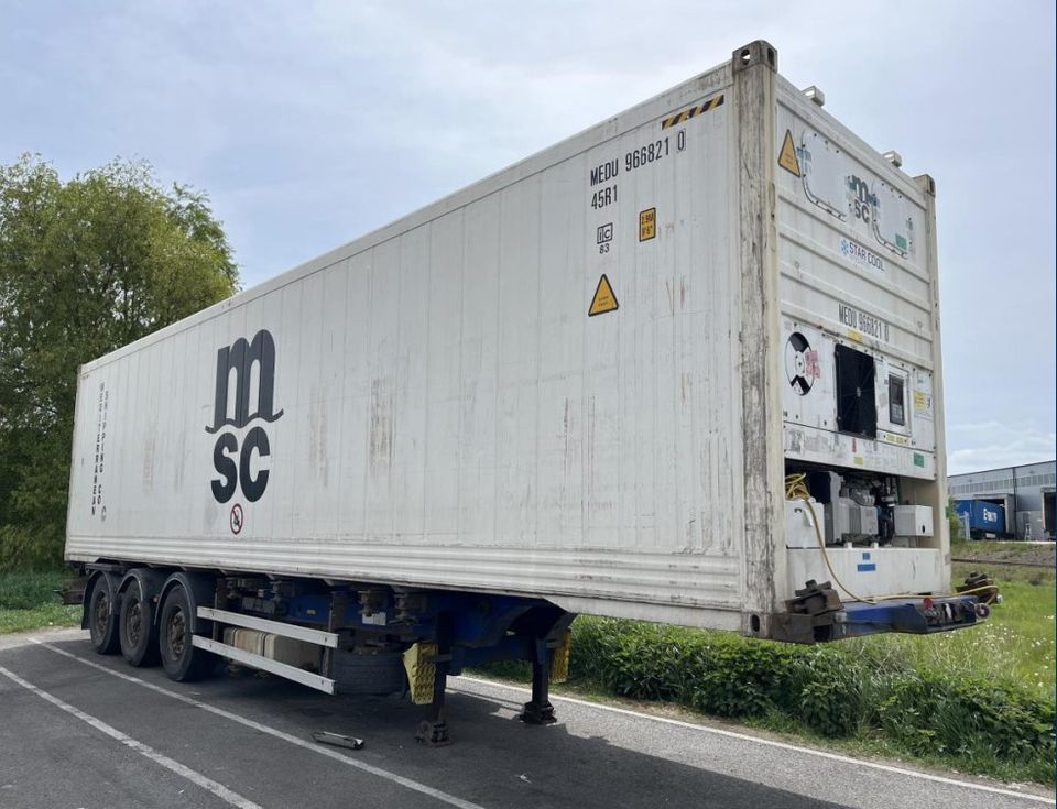 Container på trailer.